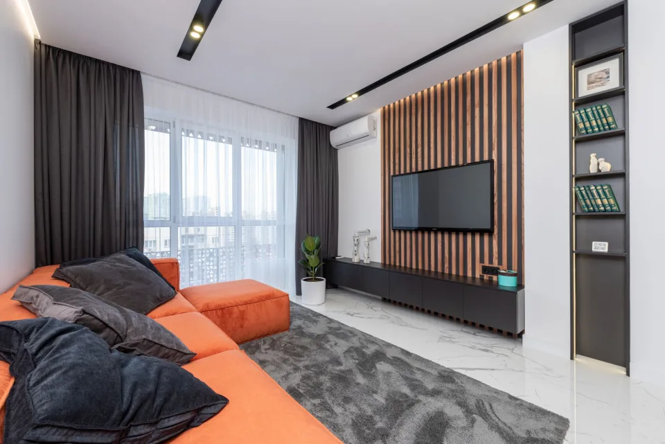 Khách xem điều hòa